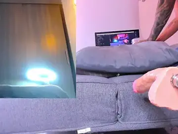Stripchat Watch Live Sex Cams of ChrisMiller69