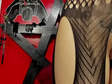 Stripchat Live Sex Cam of damian_and_tiana