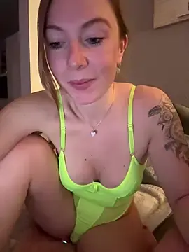 Stripchat Free Porn Cam of BunnyDiamond1