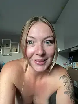 Stripchat Sex Cam of BunnyDiamond1