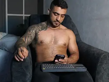 Stripchat Sex Cam of ERIC_HARRISON