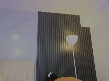 Stripchat Live Sex Cam of Madiee_Rhea