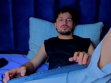 Stripchat Adult Video Chat of Issac_james_