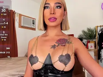 Stripchat Free Porn Cam of Lustrous_Nathalie