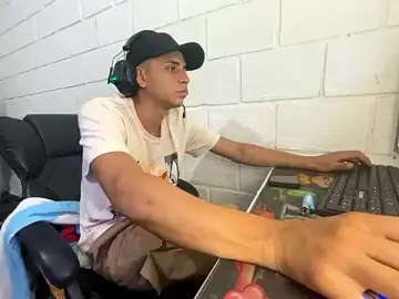 Stripchat Free Live Porn of Max_TheHorseDick