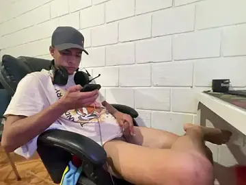 Stripchat Best Webcam of Max_TheHorseDick