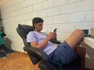 Stripchat Nude Webcam of Max_TheHorseDick