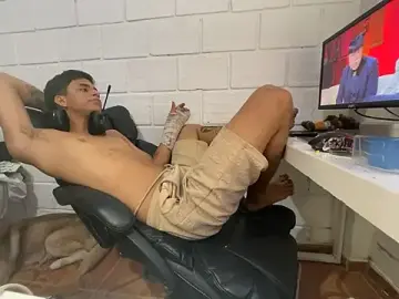 Stripchat Best Webcam of Max_TheHorseDick