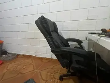 Stripchat Best live sex cam show of Max_TheHorseDick