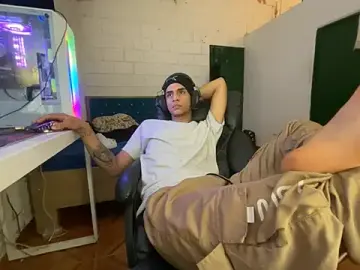 Stripchat Free Live Porn of Max_TheHorseDick