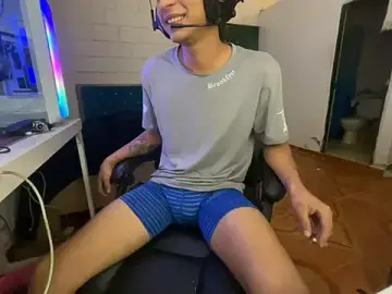 Stripchat Sex Cam of Max_TheHorseDick