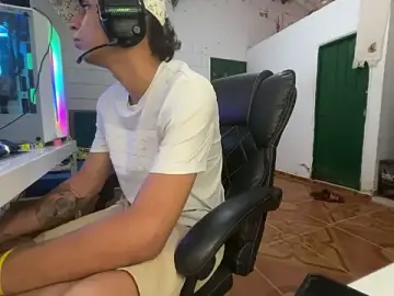 Stripchat Watch Live Sex Cams of Max_TheHorseDick