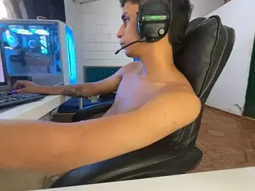 Stripchat Live Sex of Max_TheHorseDick