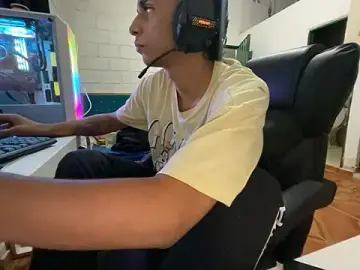 Stripchat Free Live Porn of Max_TheHorseDick