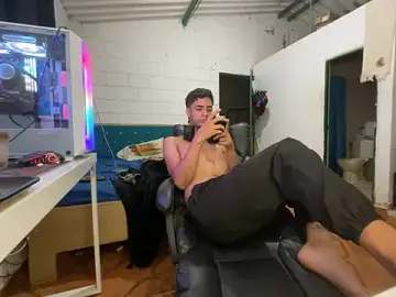 Stripchat Adult Webcams of Max_TheHorseDick