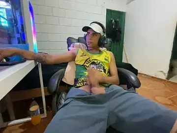 Stripchat Best Webcam of Max_TheHorseDick