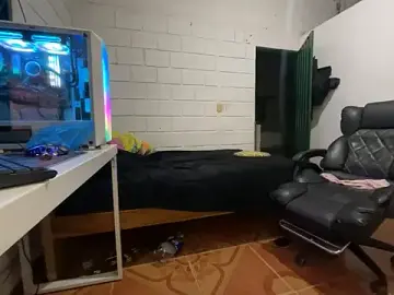 Stripchat Best Webcam of Max_TheHorseDick