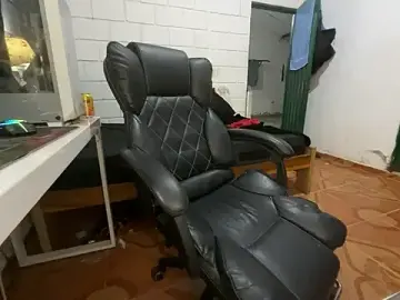 Stripchat Best live sex cam show of Max_TheHorseDick