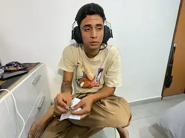 Stripchat Free Live Porn of Max_TheHorseDick