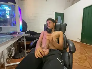 Stripchat Free Porn Cam of Max_TheHorseDick