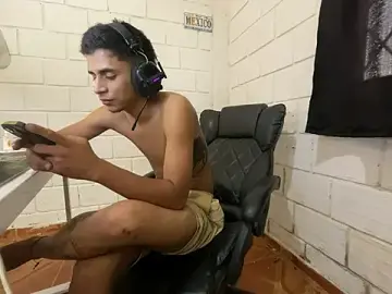 Stripchat Sex Chat of Max_TheHorseDick