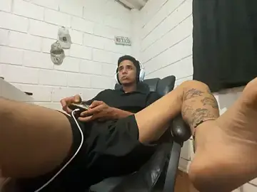 Stripchat Watch Live Sex Cams of Max_TheHorseDick