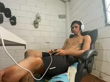 Stripchat Adult Video Chat of Max_TheHorseDick