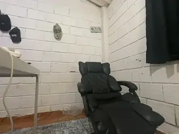 Stripchat Watch Live Sex Cams of Max_TheHorseDick