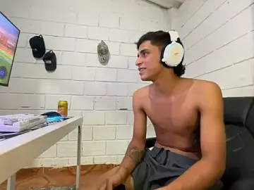 Stripchat Live Sex of Max_TheHorseDick