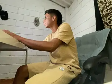 Stripchat Live Porn of Max_TheHorseDick