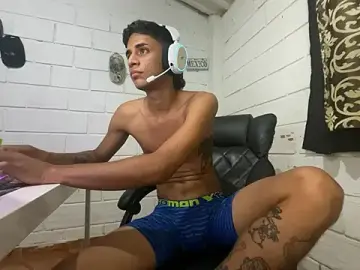 Stripchat Adult Video Chat of Max_TheHorseDick