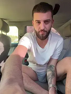 Stripchat Sex Cam of Pablo_Hornyguy95