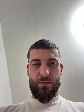 Stripchat Live Sex of Pablo_Hornyguy95