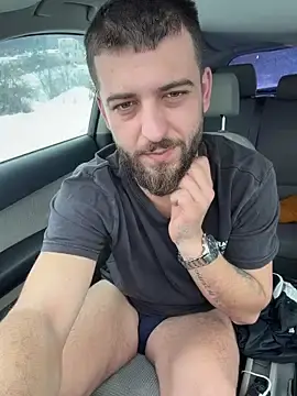 Stripchat Live Sex Cam of Pablo_Hornyguy95