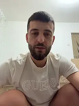Stripchat Live Sex Cam of Pablo_Hornyguy95