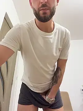 Stripchat Free Live Porn of Pablo_Hornyguy95