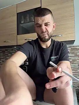 Stripchat Watch Live Sex Cams of Pablo_Hornyguy95