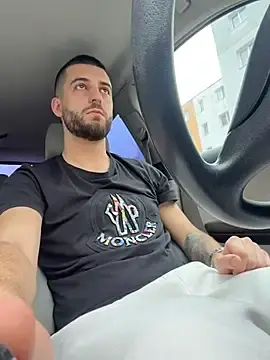 Stripchat Free Live Porn of Pablo_Hornyguy95