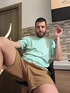 Stripchat Live Sex of Pablo_Hornyguy95