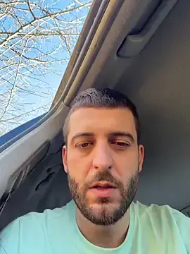 Stripchat Free Porn Cam of Pablo_Hornyguy95