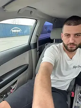 Stripchat Live Sex Cam of Pablo_Hornyguy95