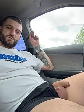 Stripchat Adult Webcam of Pablo_Hornyguy95