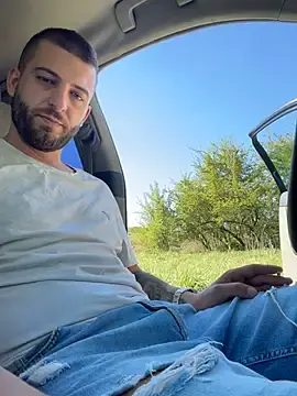 Stripchat Free Porn Cam of Pablo_Hornyguy95