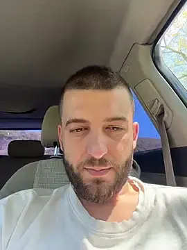 Stripchat Live Sex Cam of Pablo_Hornyguy95