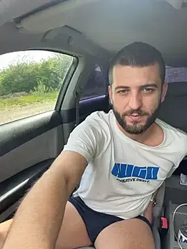 Stripchat Live Sex Cam of Pablo_Hornyguy95