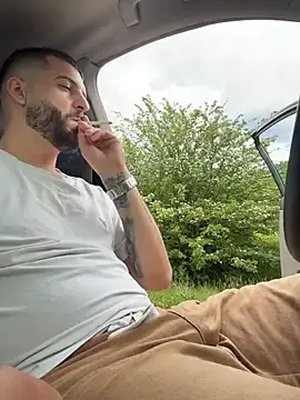 Stripchat Free Porn Cam of Pablo_Hornyguy95