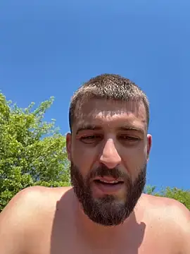 Stripchat Live Sex Cam of Pablo_Hornyguy95