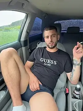 Stripchat Watch Live Sex Cams of Pablo_Hornyguy95