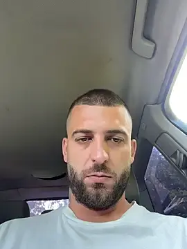 Stripchat Free Porn Cam of Pablo_Hornyguy95