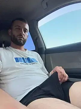Stripchat Live Sex Cam of Pablo_Hornyguy95